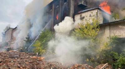 В Мукачево вспыхнул пожар на территории бывшего завода