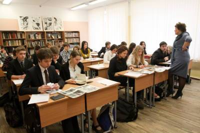 В Петербурге среднее образование получают 12 тысяч детей мигрантов