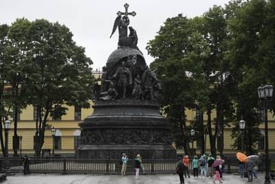 Внутри памятника «Тысячелетие России» нашли сталактиты
