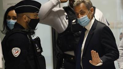Французские политики поддержали Саркози
