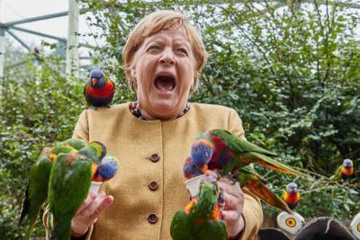 От девочки до мамочки: 25 необычных фотографий Ангелы Меркель