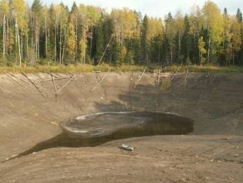 «Черная яма» на границе Бабаевского и Вытегорского районов дала о себе знать.