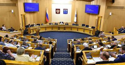 Три депутата ЗакСа Ленобласти отказались от мандатов