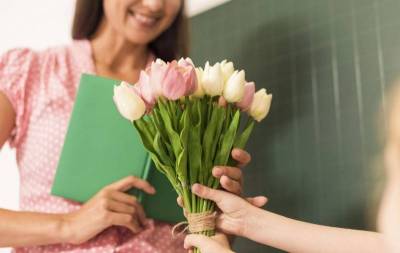 День учителя-2021: когда в России нужно поздравлять педагогов с их праздником, дата