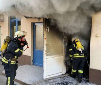 В Киеве из-за пожара в гимназии эвакуировали 1500 детей