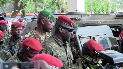 Мамади Думбуя - Полковник Думбуя занял пост президента Гвинеи на переходный период - russian.rt.com - Гвинея