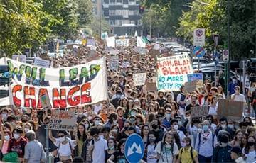 В Милане проходит многотысячный марш климатических активистов