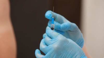 Мантуров заверил в достаточном количестве вакцин от гриппа в России