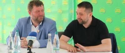 Арахамия и Корниенко хотят вручать депутатам премию «Золотая сосна»: кого будут номинировать
