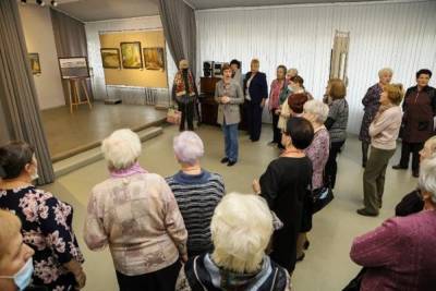 Пироги и выставку искусств подарили пожилым жителям Серпухова