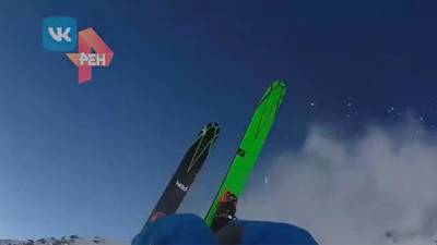 Российский лыжник сорвался с горы на соревнованиях по фрирайду