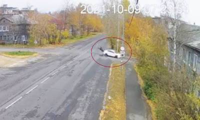 В Петрозаводске велосипедист от удара перелетел через автомобиль