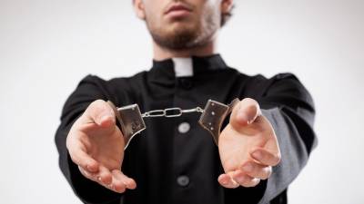 Дьяволы в рясе: почему католические священники-педофилы избегают наказания