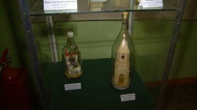 В Пензе открылась выставка миниатюр в бутылках