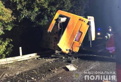 На трассе под Одессой грузовик протаранил автобус с пассажирами: есть жертвы