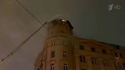 Два крупных пожара тушили ночью в Московской области и Санкт-Петербурге