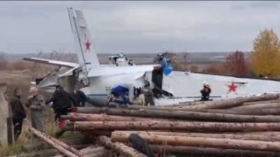 Семь человек спасли из рухнувшего в Татарстане самолета