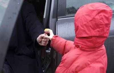 Жителей поселка в Тверской области предупреждают о подозрительных людях, которые пристают к детям