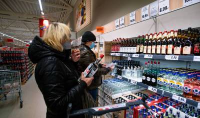 Из-за пандемии в Латвии обострилась проблема алкоголизма