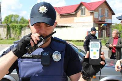 В Украине патрульные задержали водителя-«рекордсмена»: нарушил норму в 20-кратном размере
