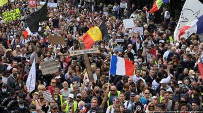 Во Франции стало значительно меньше участников протестов против «паспортов здоровья»