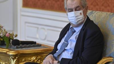 Президента Чехии поместили в палату интенсивной терапии