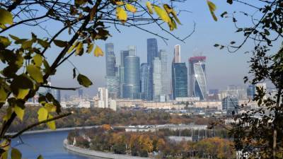 Синоптик назвал сроки окончания бабьего лета в Москве