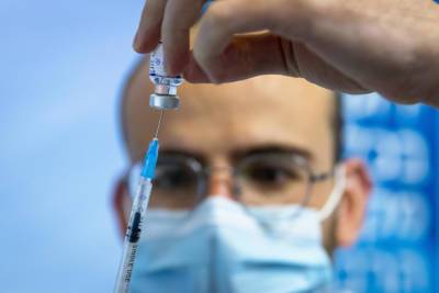 Минздрав начинает кампанию «прививки рядом с домом»: невакцинированным начнут звонить