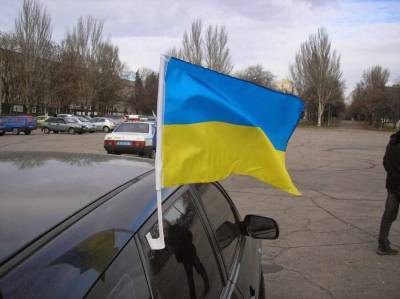 В Киеве недовольные властью организовали автопробег у резиденции Зеленского