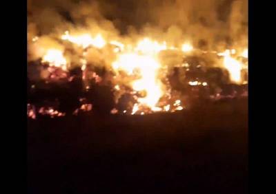 На окраине Рязани начался сильный пожар