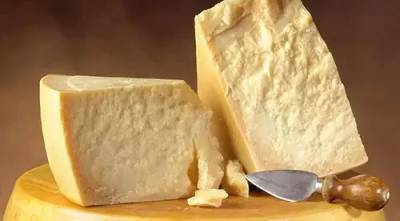 Як відрізнити справжній сир від сирного продукту