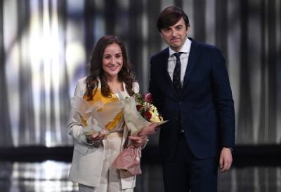 В Кремле наградили победительницу всероссийского конкурса «Учитель года России — 2021»