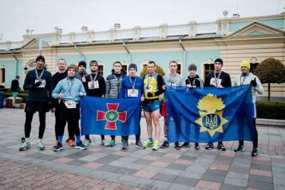 Сборная НГУ стала победительницей первого Украинского военного забега