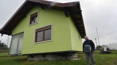 Босниец построил вращающийся дом, чтобы жена любовалась видами из окна