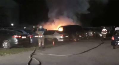 В Сумах на автомобильной стоянке сгорели 7 автомобилей