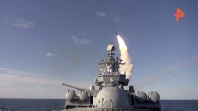 Крейсер «Варяг» отразил ракетный удар в Японском море