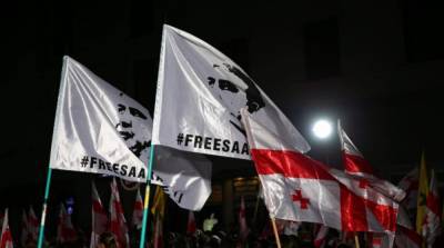 Голодовка Саакашвили: в Грузии требуют освободить экс-президента