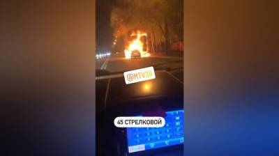 Воронежцы показали фото вспыхнувшей в ДТП легковушки
