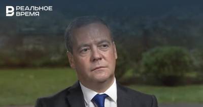 Медведев заявил, что выстраивать отношения с Украиной сейчас непродуктивно