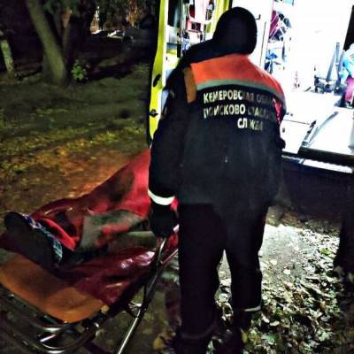 В Кузбассе пожилому мужчине понадобилась помощь спасателей