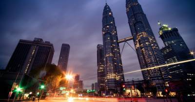 В Малайзии привитых против COVID-19 будут снова пускать за границу