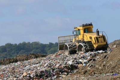 Пять мусорных заводов построят в Петербурге и Ленобласти