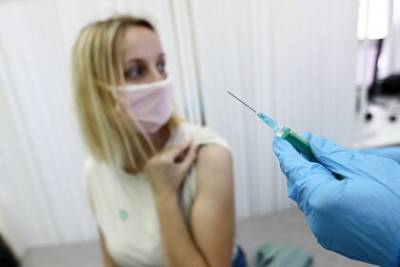 В РАН предложили штрафовать россиян за уклонение от вакцинации против COVID-19
