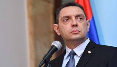 Глава МВД Сербии Вулин отвергает идею вступления в НАТО и конфликта с Россией