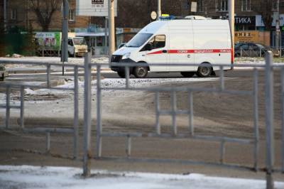 В Новосибирске скорая насмерть сбила девочку на тротуаре