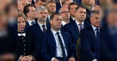 «Чекатимемо «керівництва при здоровому глузді»: Медведєв слідом за Путіним написав статтю про Україну
