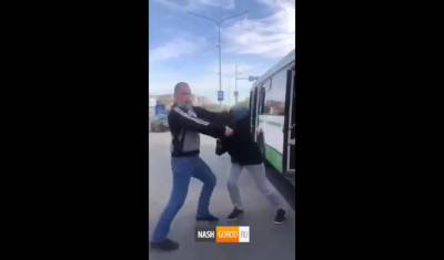 В Тюмени водитель автобуса жестко высадил пассажира