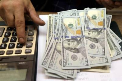 Эксперты предупреждают, что курс доллара в Украине снова снизится
