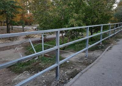 В Рязани проход к жилым домам перекрыли забором
