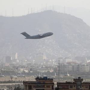 Приостановлено авиасообщение между Афганистаном и Пакистаном